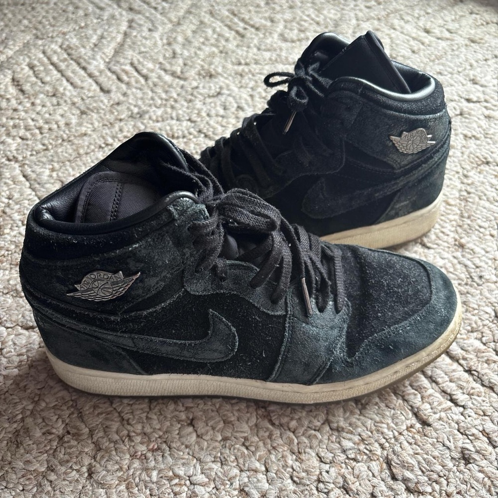 Nike Air Jordan 1 Retro High Heiress Black Suede GS 832596-001 Size 7Y No Box